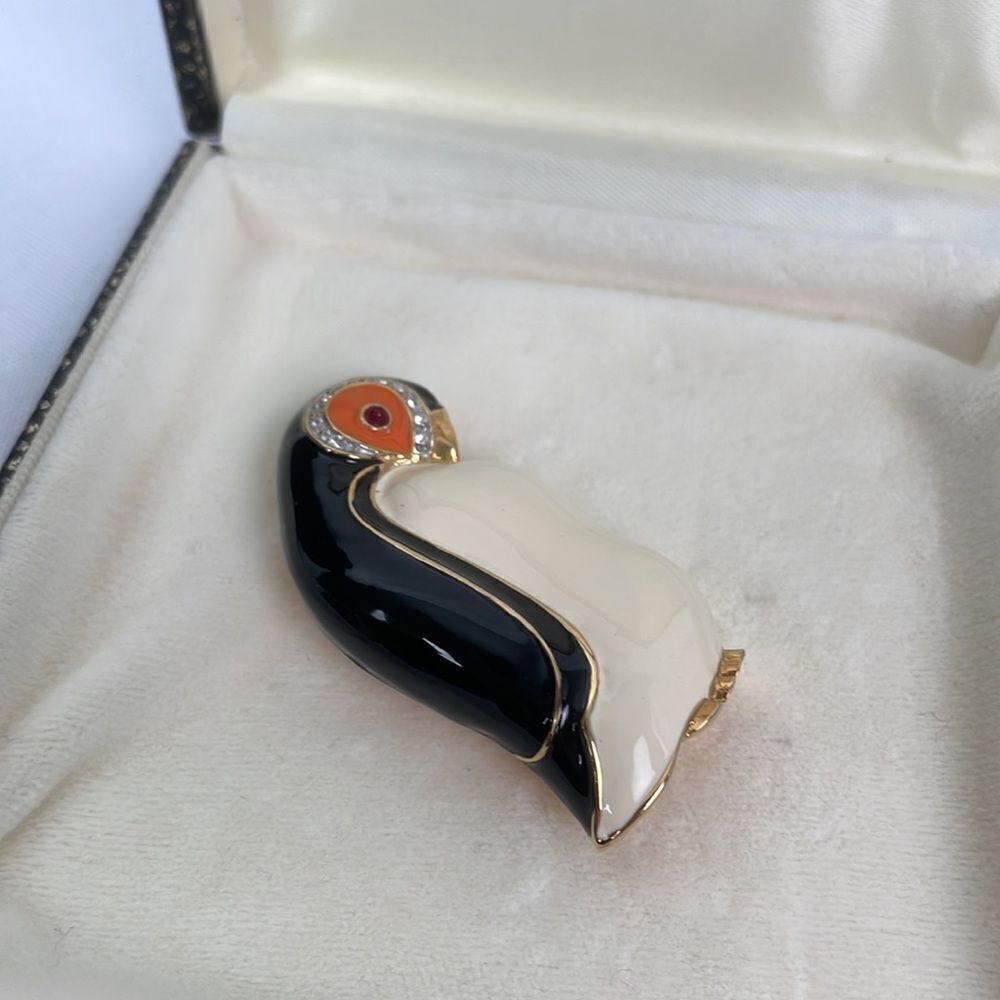 Judith Leiber Penguin Enamel In Box Pin - Picture 5 of 5